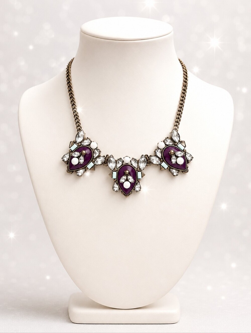VINTAGE WINE RESIN AND RHINESTONE NECKLACE